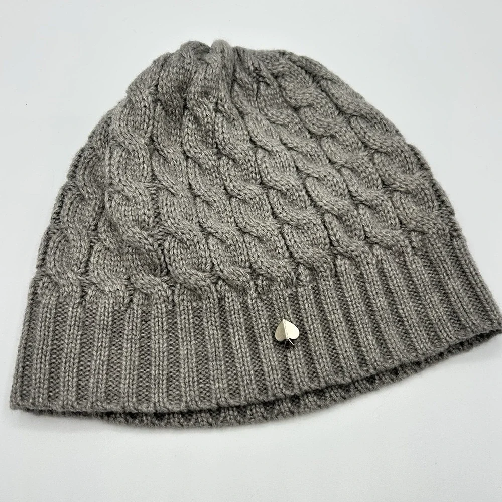 Kate Spade New York Gray Cable Knit Beanie Hat Spade Logo Winter One Size